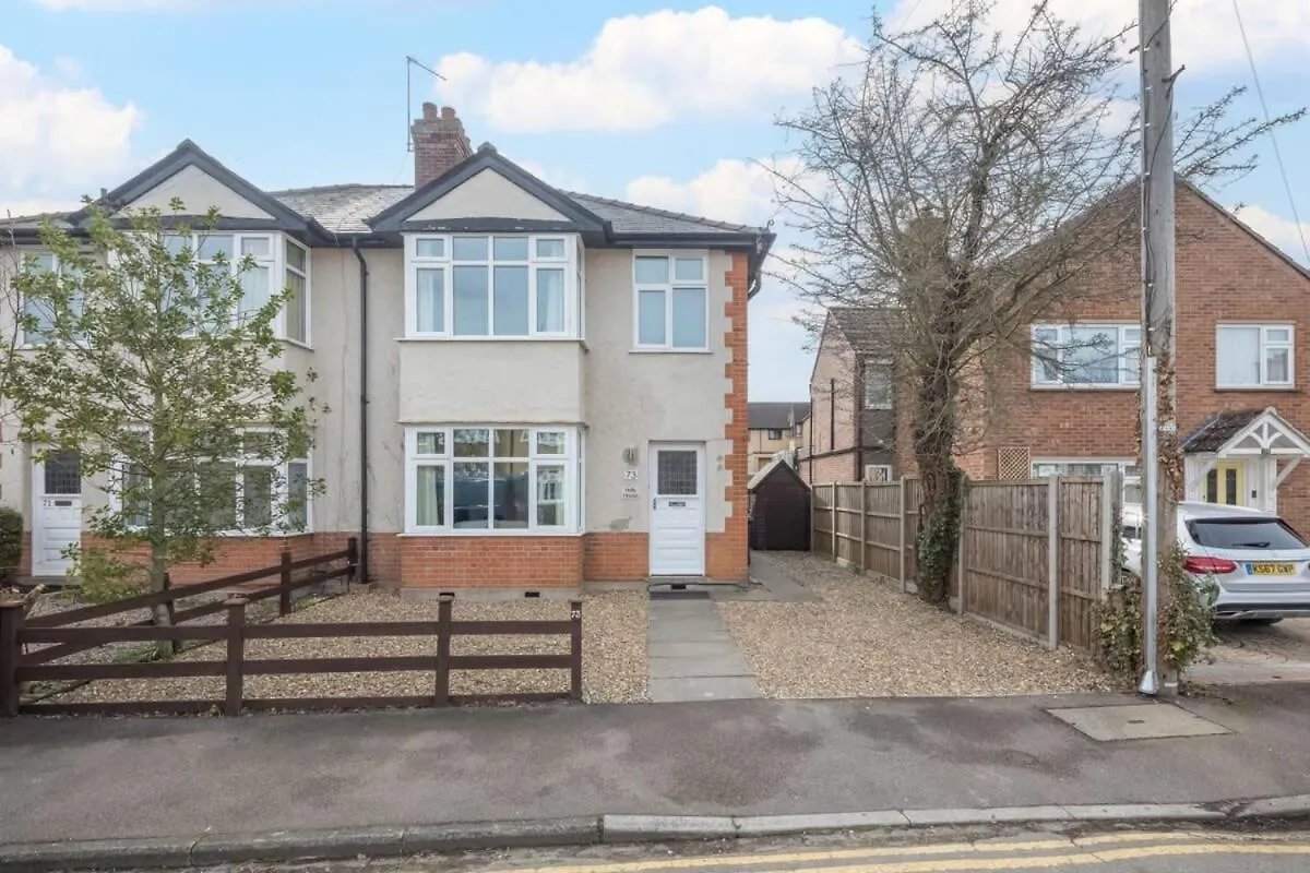 Charming Central Family Home Cambridge  Holiday home